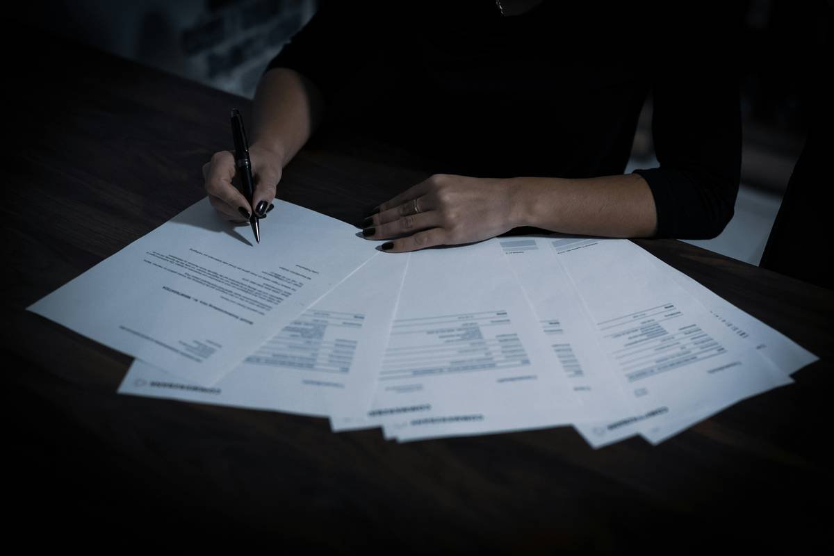 Flowchart showing political risk insurance compliance workflow: Due Diligence → Sanction Screening → Contract Clauses → Insurer Documentation → Ongoing Monitoring