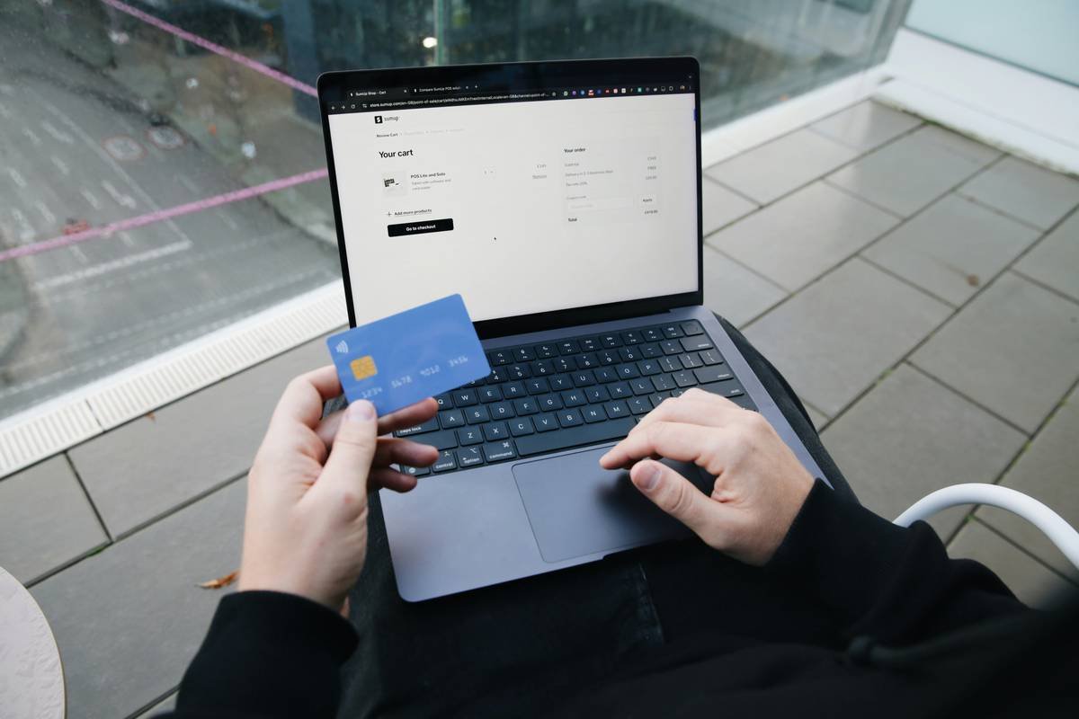 Comparing credit card travel insurance renewal requirements across top issuers